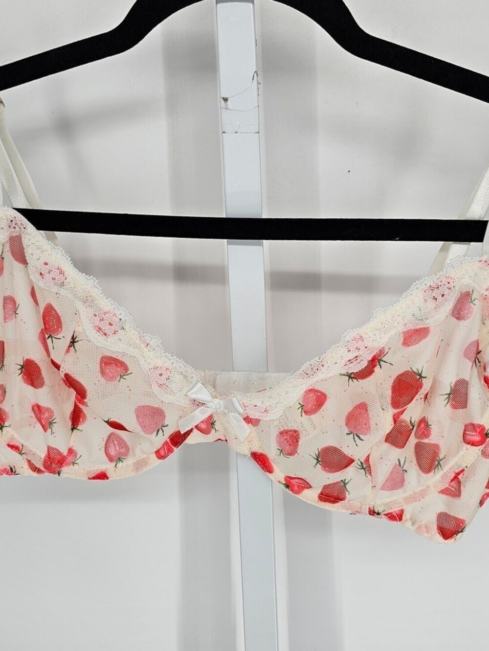 Vintage Y2K Womens Sz L Semi Sheer Unlined Bra Strawberry Pink Mesh